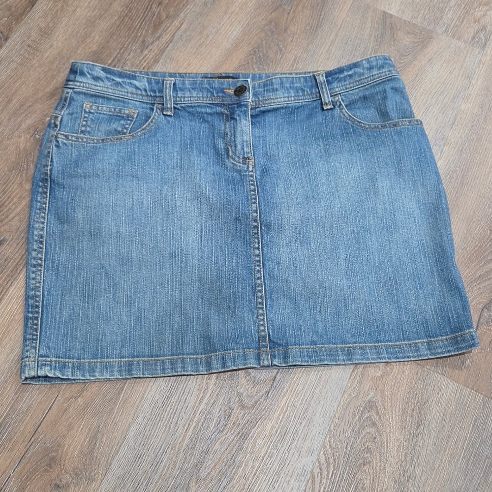 New York & Company Denim Mini Skirt Medium Wash Blue Jean Stretch Size 12